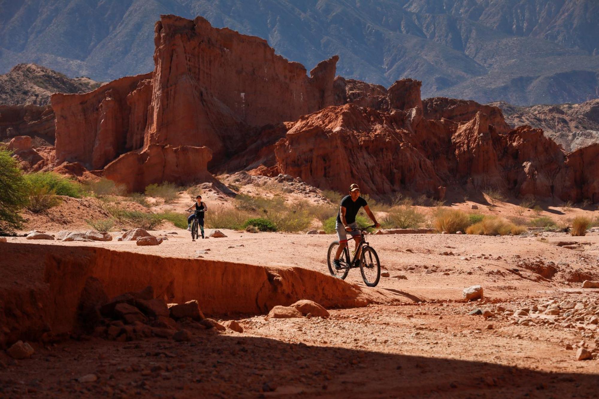格雷斯卡法亚特酒店 外观 照片 Biking at the Grand Canyon